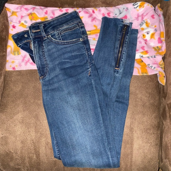 Jeans - Picture 2 of 5